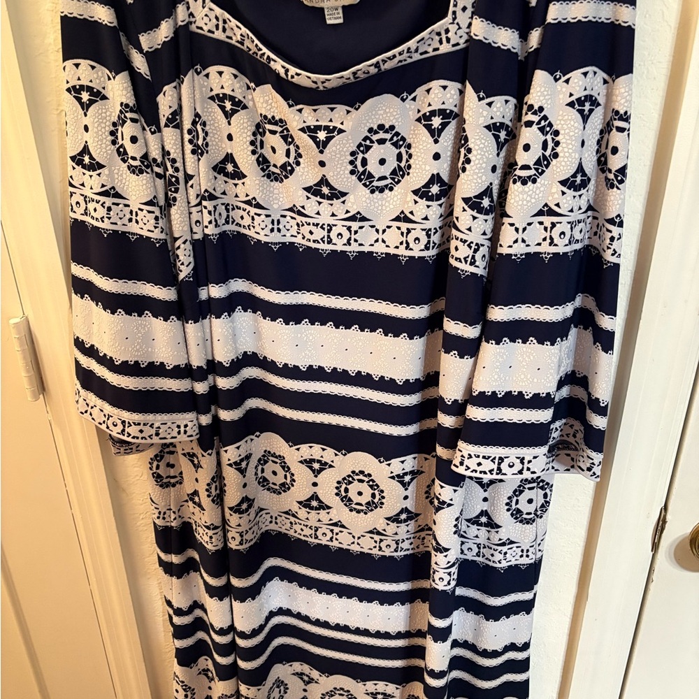 Sandra Darren Navy & White Printed Dress – Size 20W